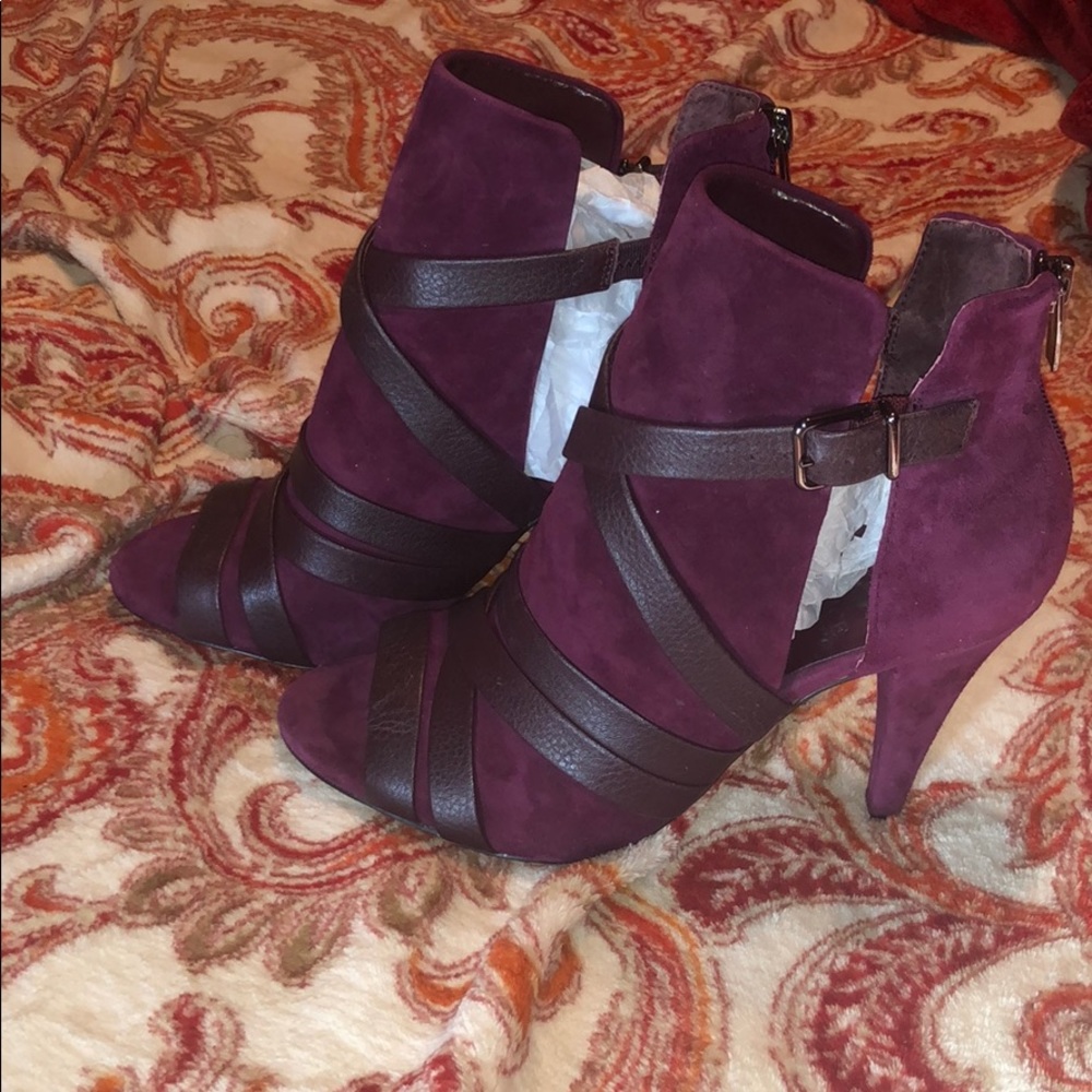 Vince Camuto Peeptoe Suede Leather Heels
